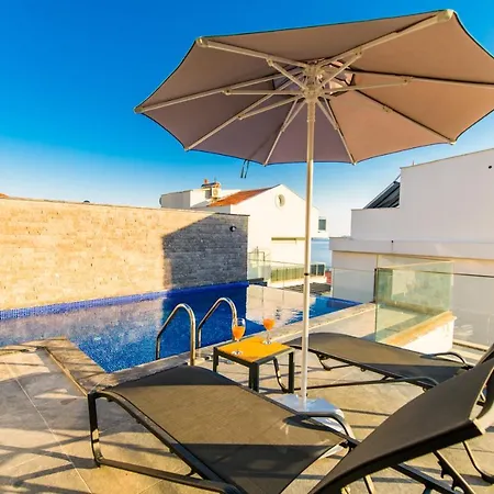 Deida & Laoda Villa *